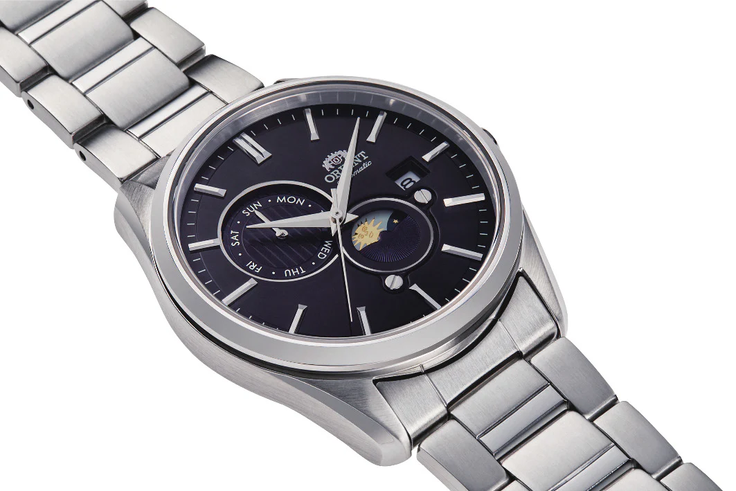 ORIENT RA-AK0307B  Contemporary Automatic Gents Metal Bracelet Strap Watch - Image 2